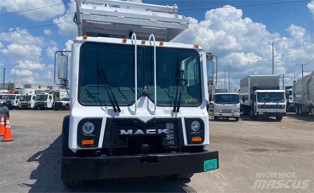 Mack MRU613 Komunalni tovornjaki