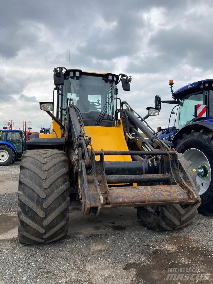 JCB 435S Kmetijski teleskopski nakladalci