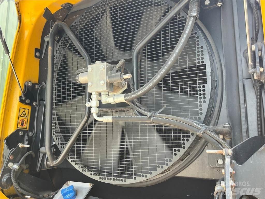 JCB 435S Kmetijski teleskopski nakladalci