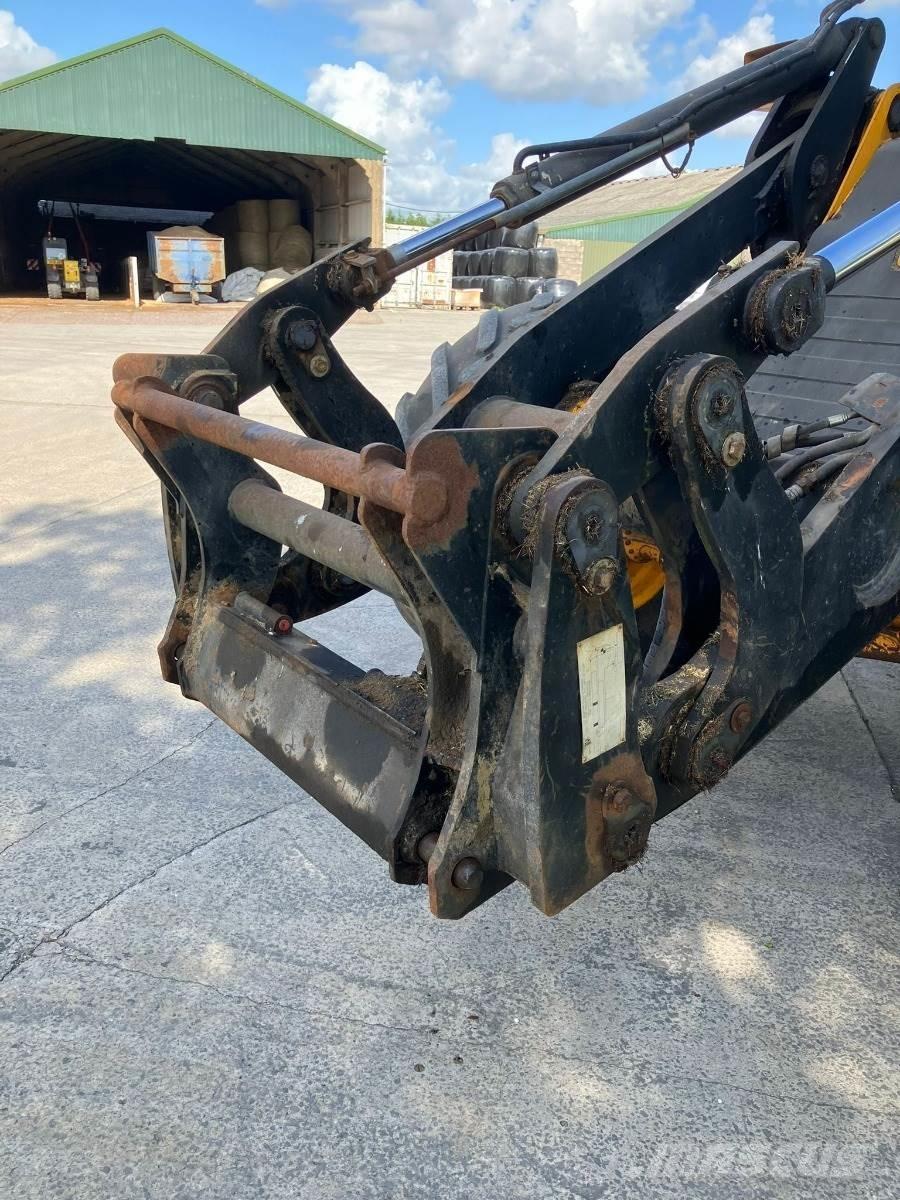 JCB 436 Kmetijski teleskopski nakladalci