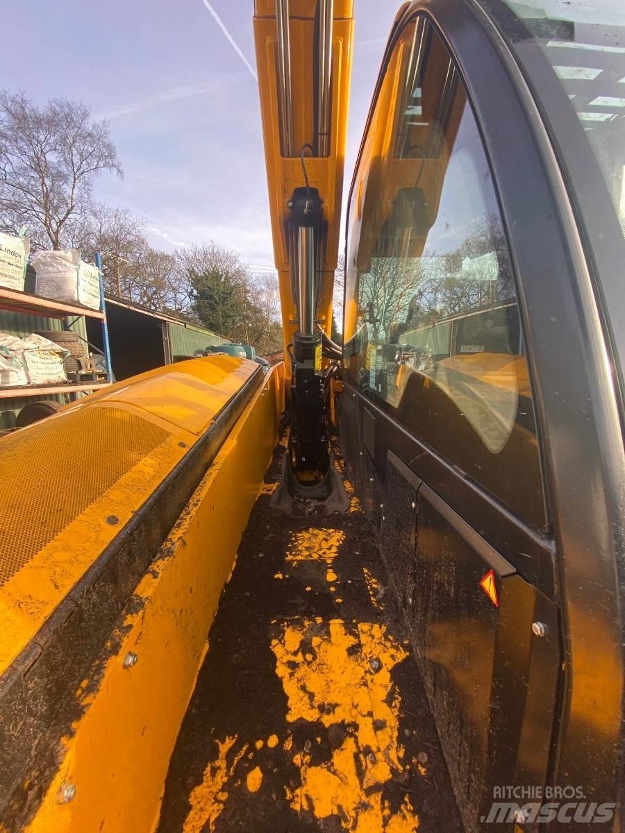 JCB 542-70 Kmetijski teleskopski nakladalci