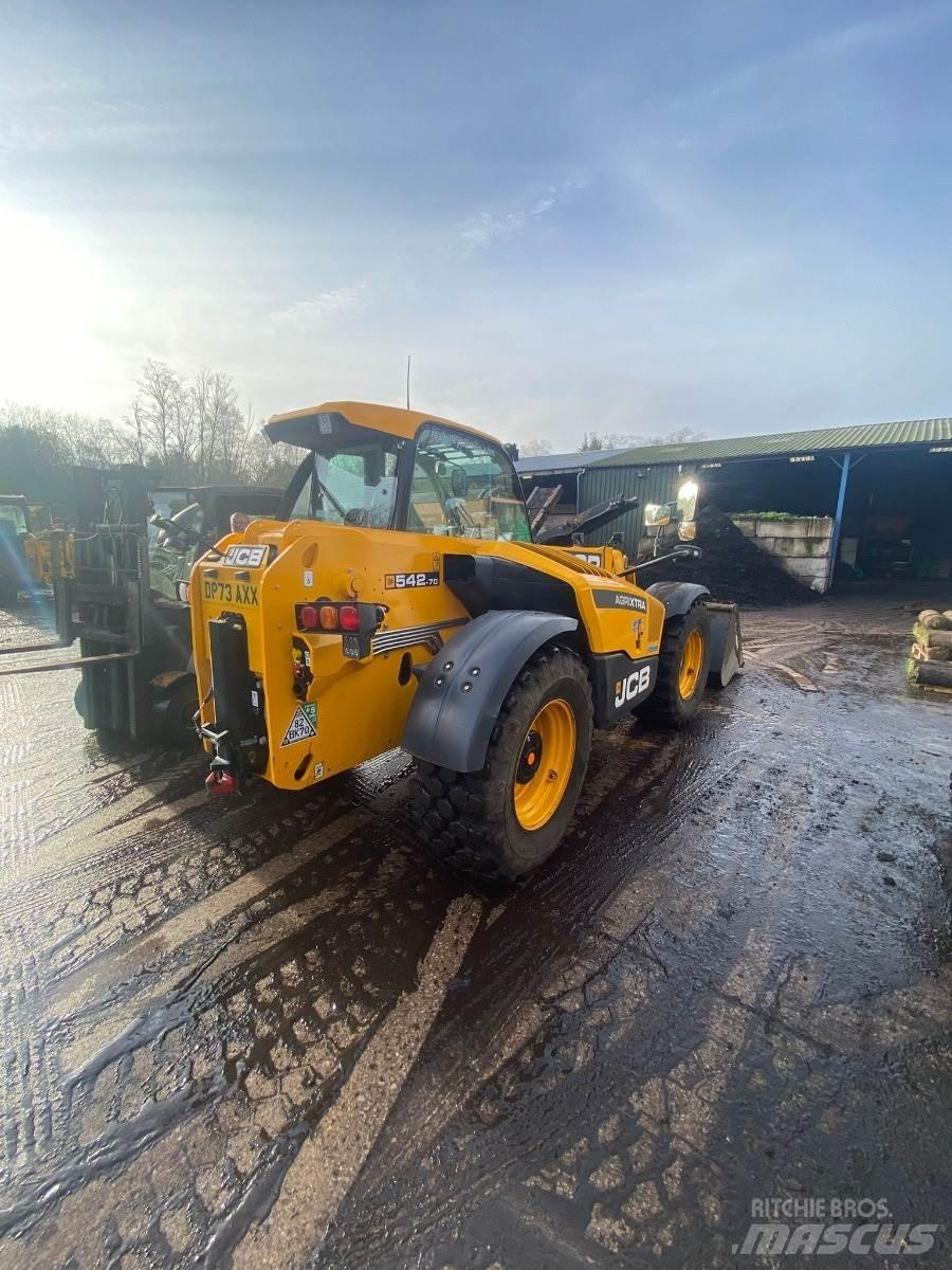 JCB 542-70 Kmetijski teleskopski nakladalci