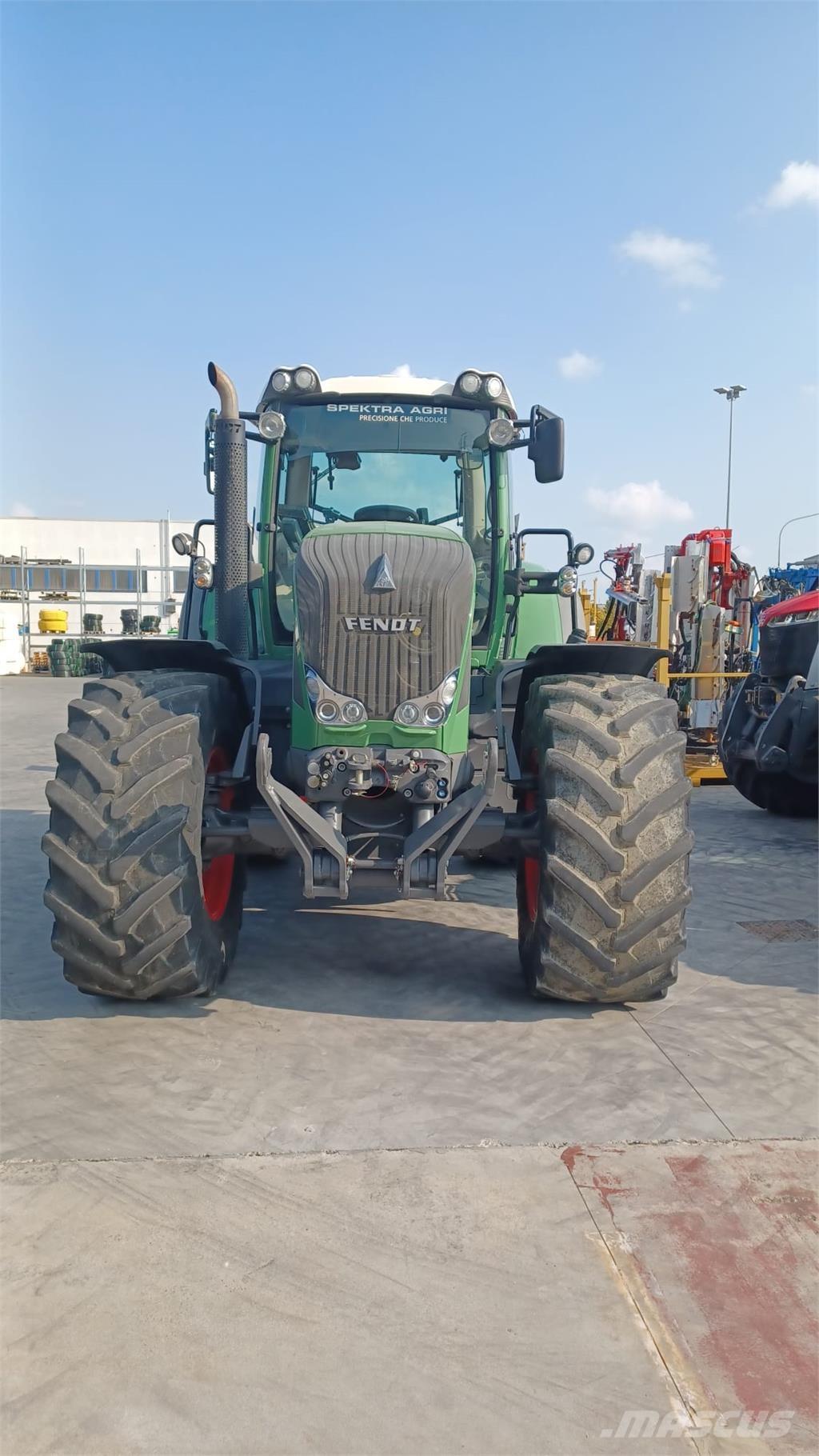 Fendt 828 SCR Traktorji