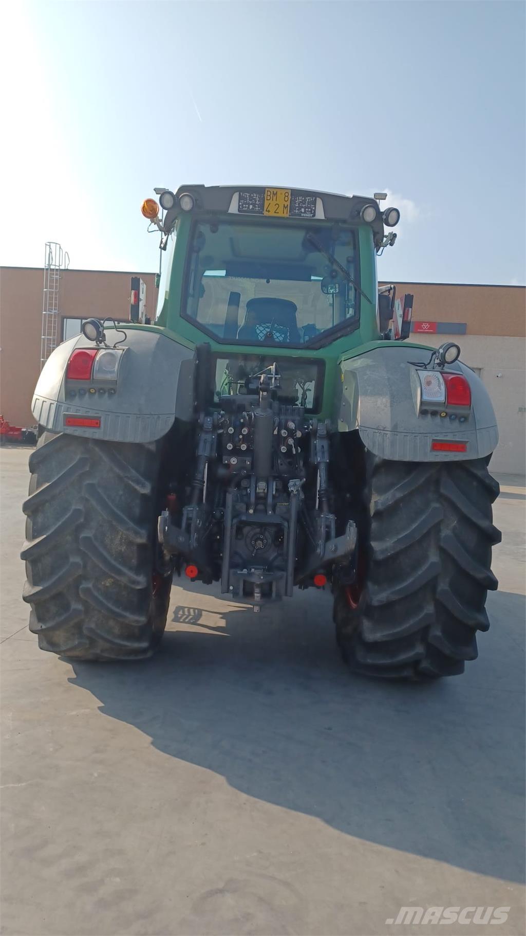 Fendt 828 SCR Traktorji