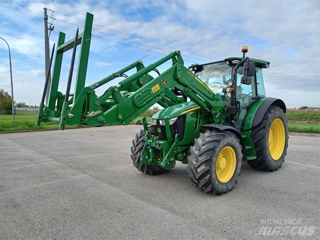 John Deere 5125R Traktorji