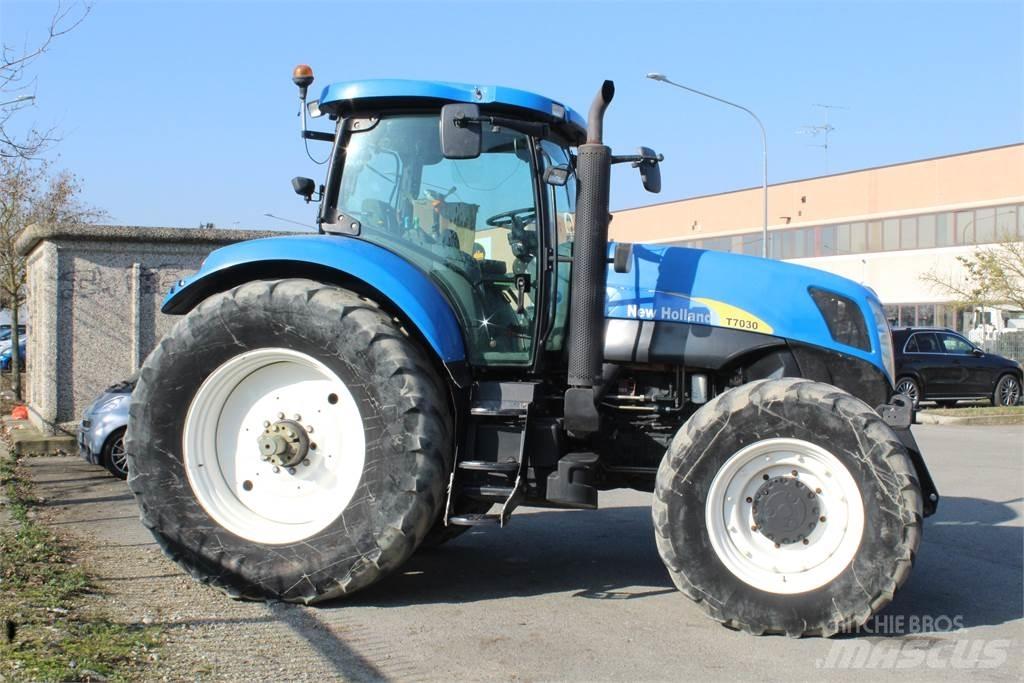 New Holland T7030 Traktorji