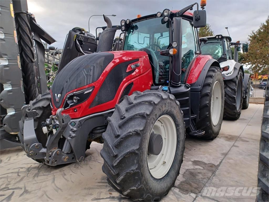 Valtra T 214 Traktorji