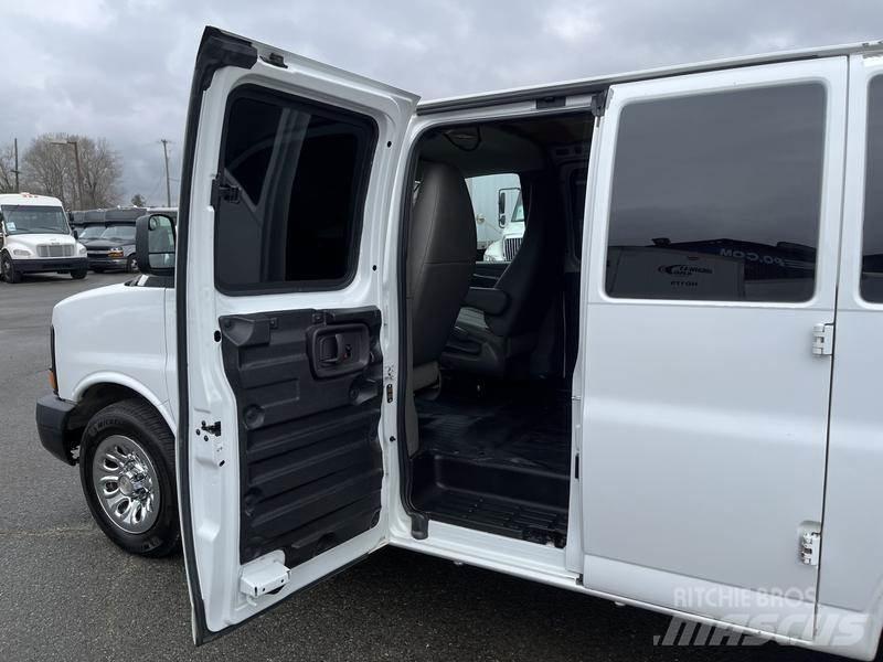 Chevrolet Express Dostavna vozila / kombiji