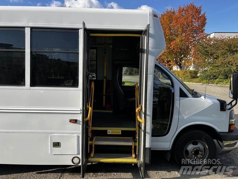 Chevrolet Express Mini avtobusi