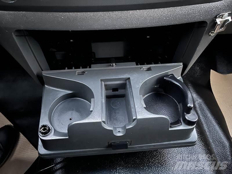Dodge Ram 5500 Tovornjaki s kesonom/platojem
