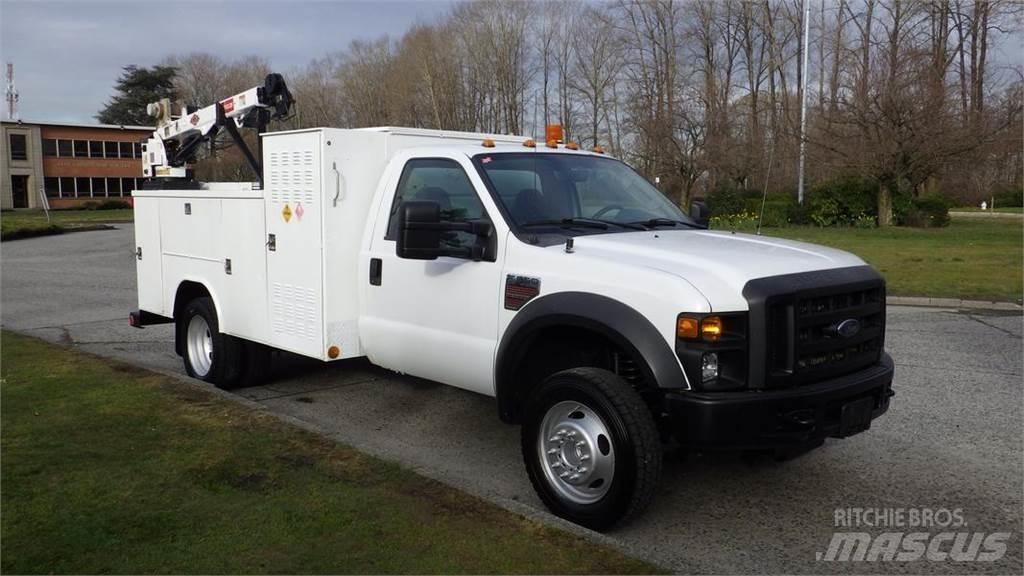 Ford F-550 Tovornjaki z žerjavom