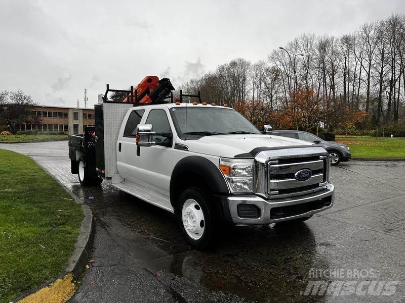 Ford F-550 Tovornjaki z žerjavom