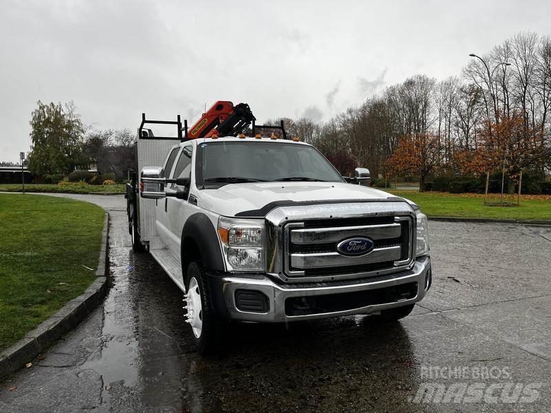 Ford F-550 Tovornjaki z žerjavom
