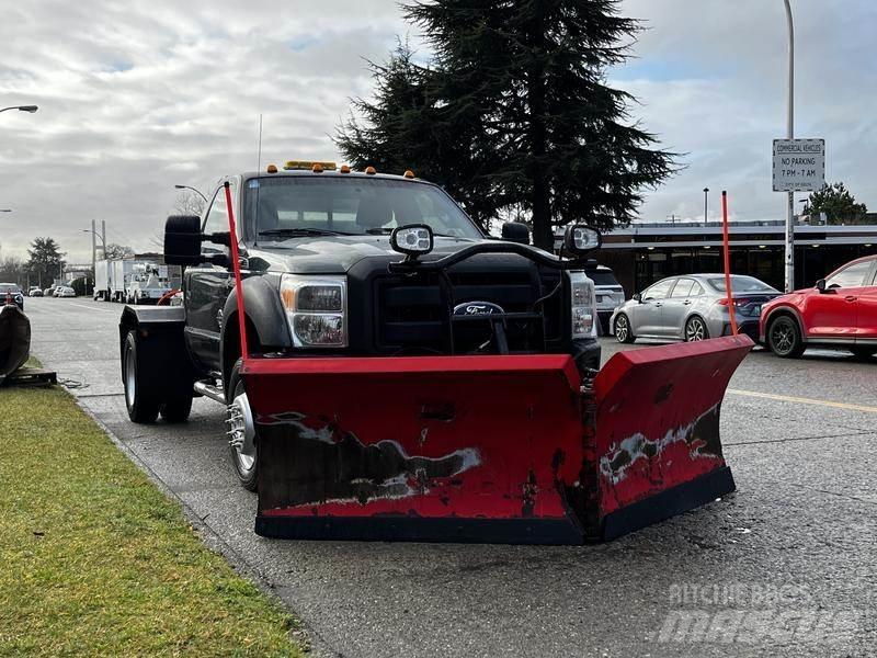 Ford F-550 Snežne deske in plugi