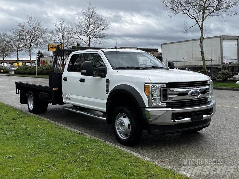 Ford F-550 Tovornjaki s kesonom/platojem