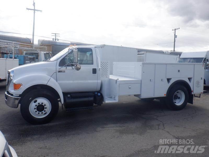 Ford F-750 Komunalna vozila