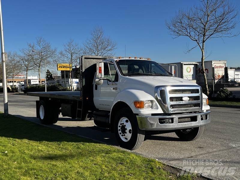 Ford F-750 Tovornjaki s kesonom/platojem