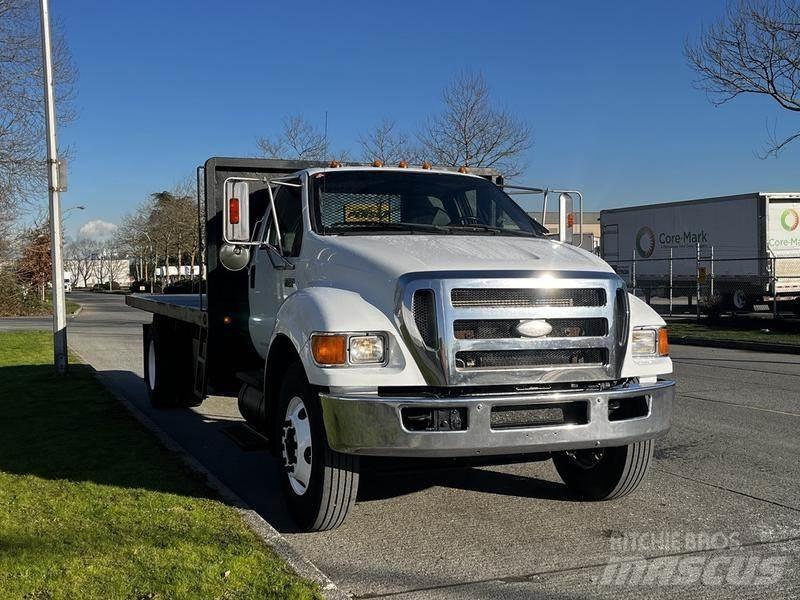 Ford F-750 Tovornjaki s kesonom/platojem