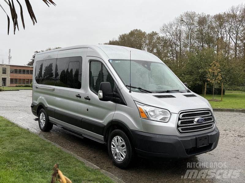 Ford Transit Avtomobili