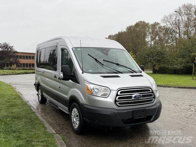 Ford Transit Avtomobili