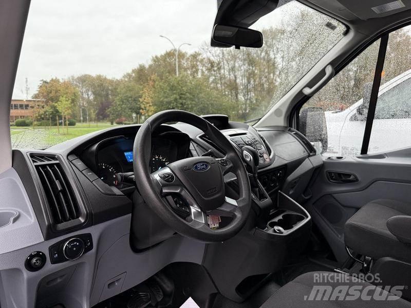 Ford Transit Avtomobili