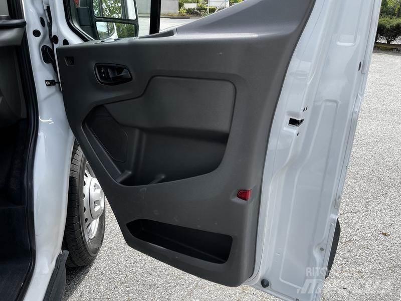 Ford Transit Avtomobili