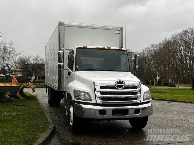 Hino 338 Dostavna vozila / kombiji