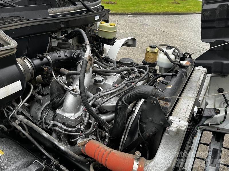 Hino 338 Dostavna vozila / kombiji