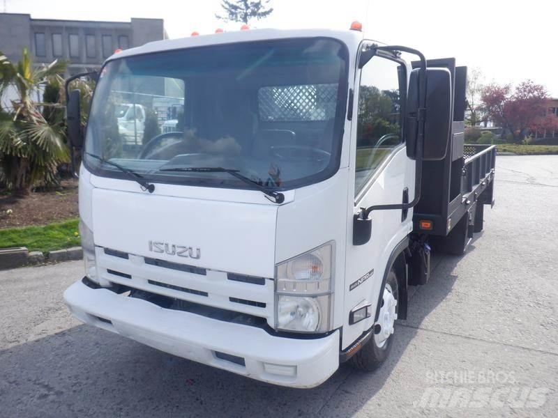 Isuzu NPR Tovornjaki s kesonom/platojem