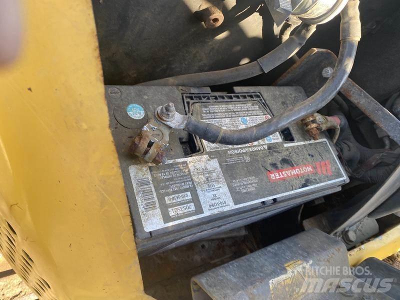 Komatsu PC55MR2 Bagri goseničarji