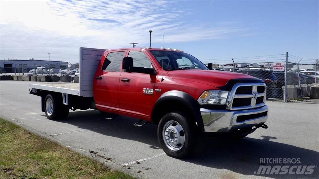 RAM 5500 Tovornjaki s kesonom/platojem