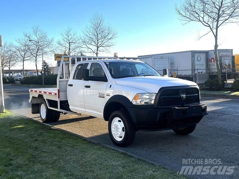 RAM 5500 Tovornjaki s kesonom/platojem