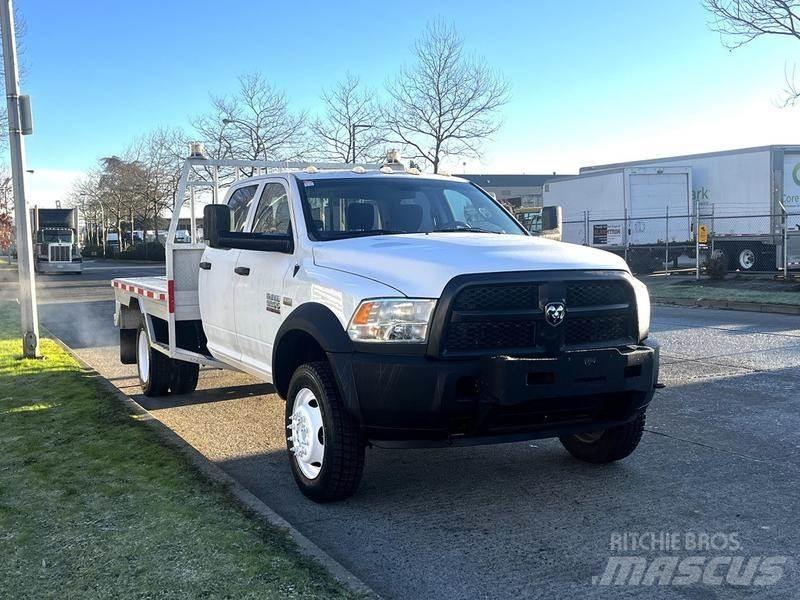RAM 5500 Tovornjaki s kesonom/platojem