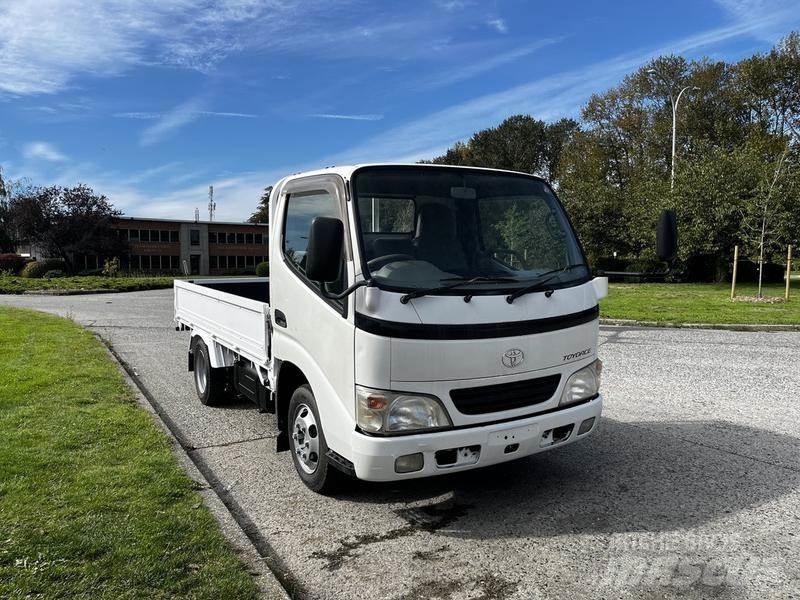 Toyota Toyoace Tovornjaki s kesonom/platojem