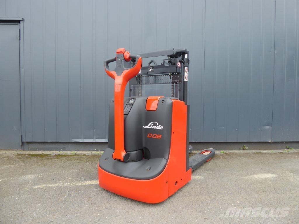 Linde D08 Ročni električni viličar