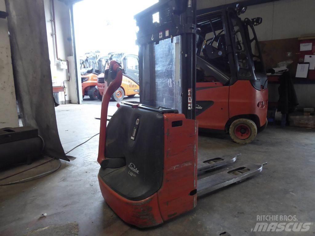 Linde L12L Ročni električni viličar
