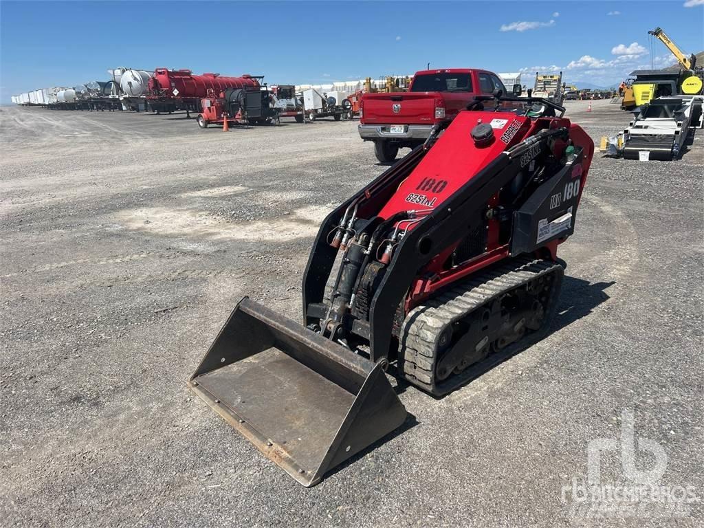  BARETTO 825TKL Skid steer mini nakladalci
