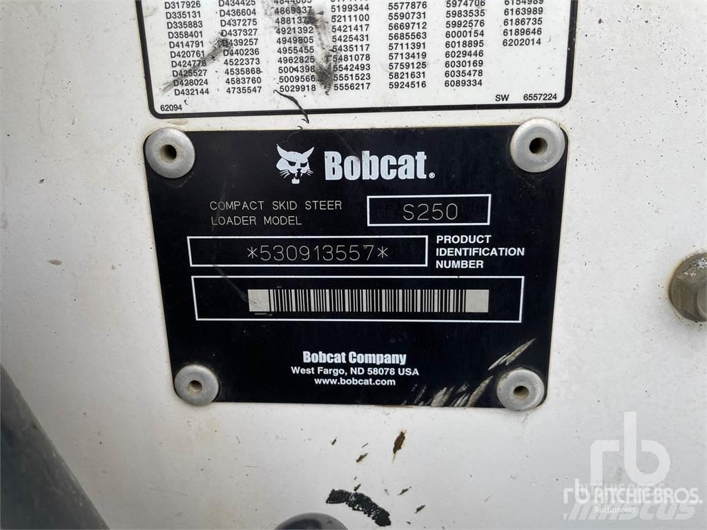 Bobcat S250 Skid steer mini nakladalci