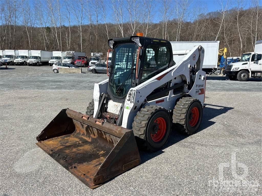 Bobcat S740 Skid steer mini nakladalci
