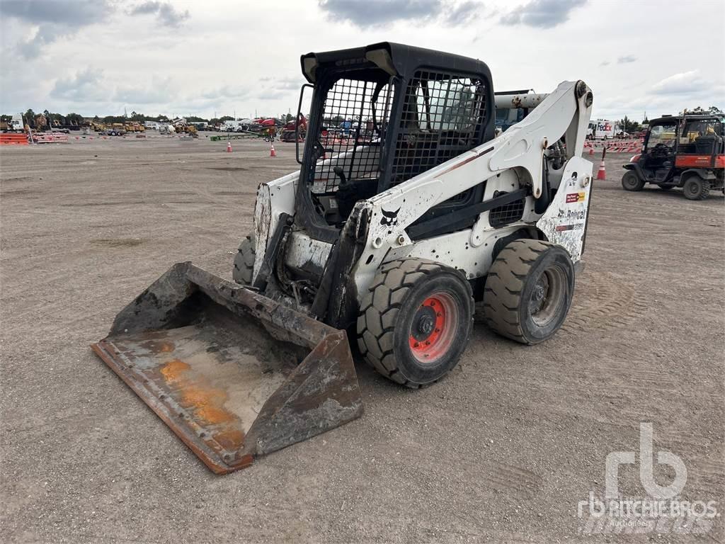 Bobcat S750 Skid steer mini nakladalci