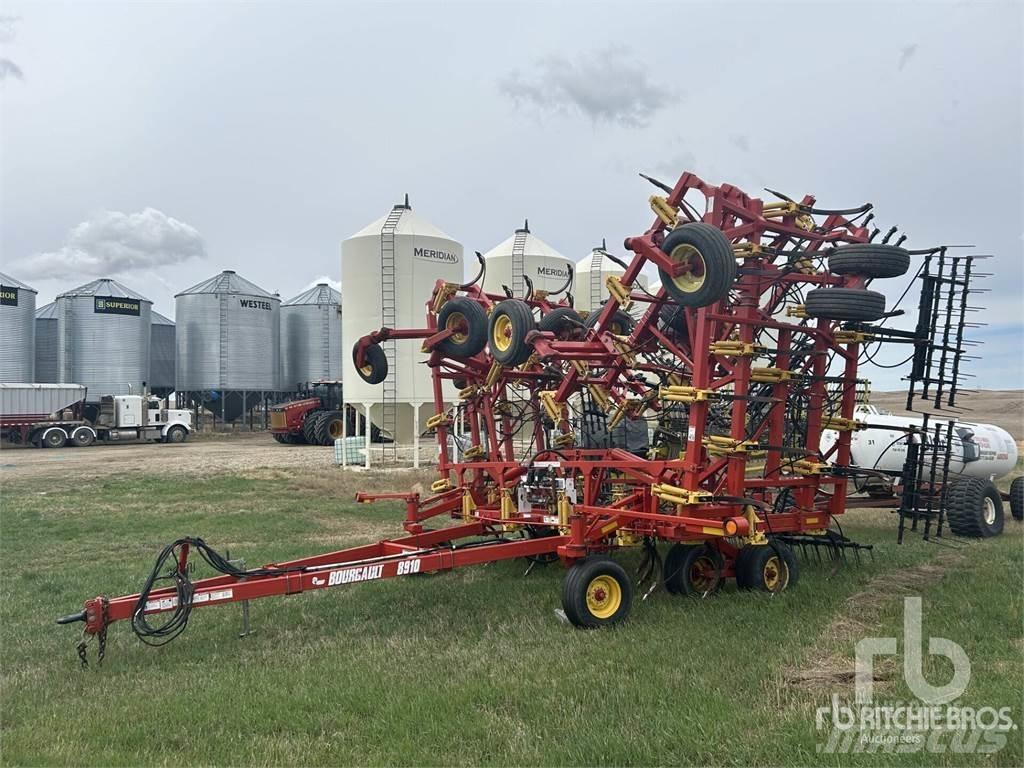 Bourgault 8910 Kultivatorji