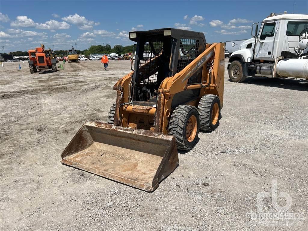 CASE 440 Skid steer mini nakladalci