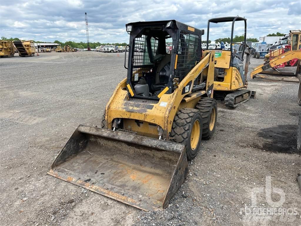 CAT 216B2 Skid steer mini nakladalci