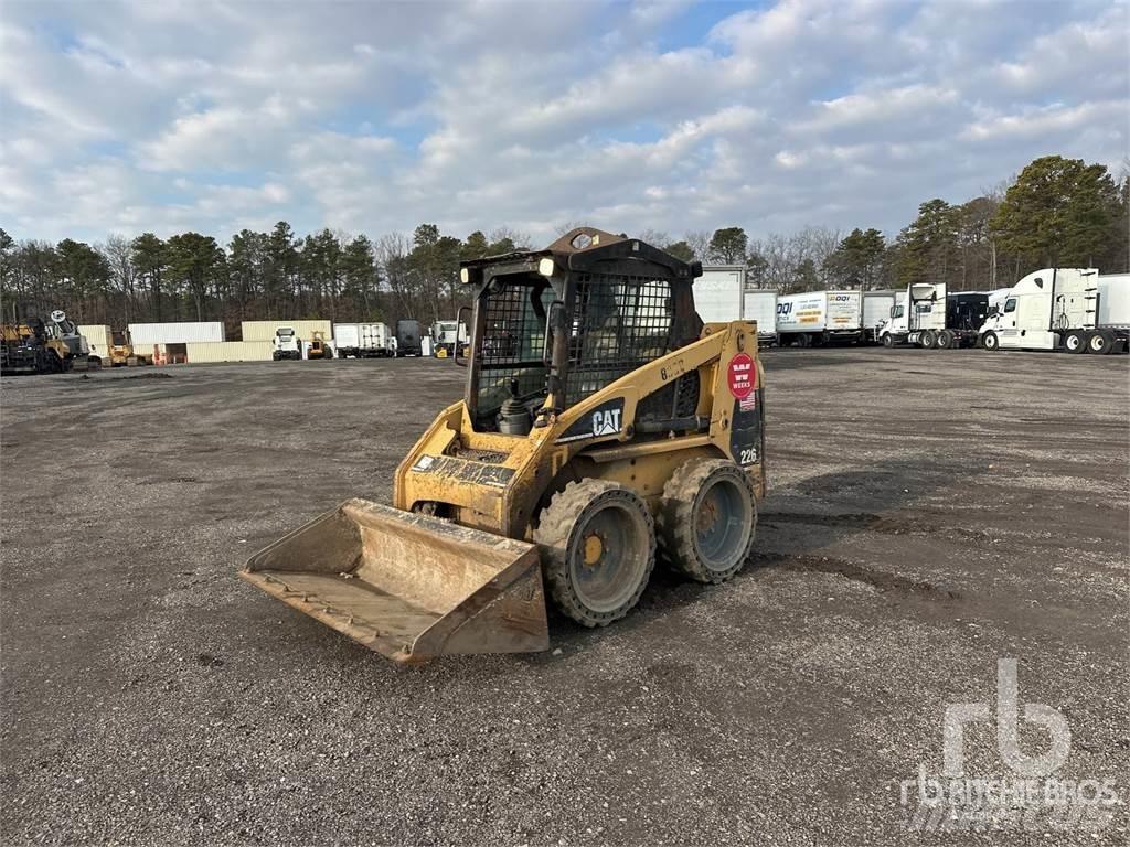 CAT 226 Skid steer mini nakladalci