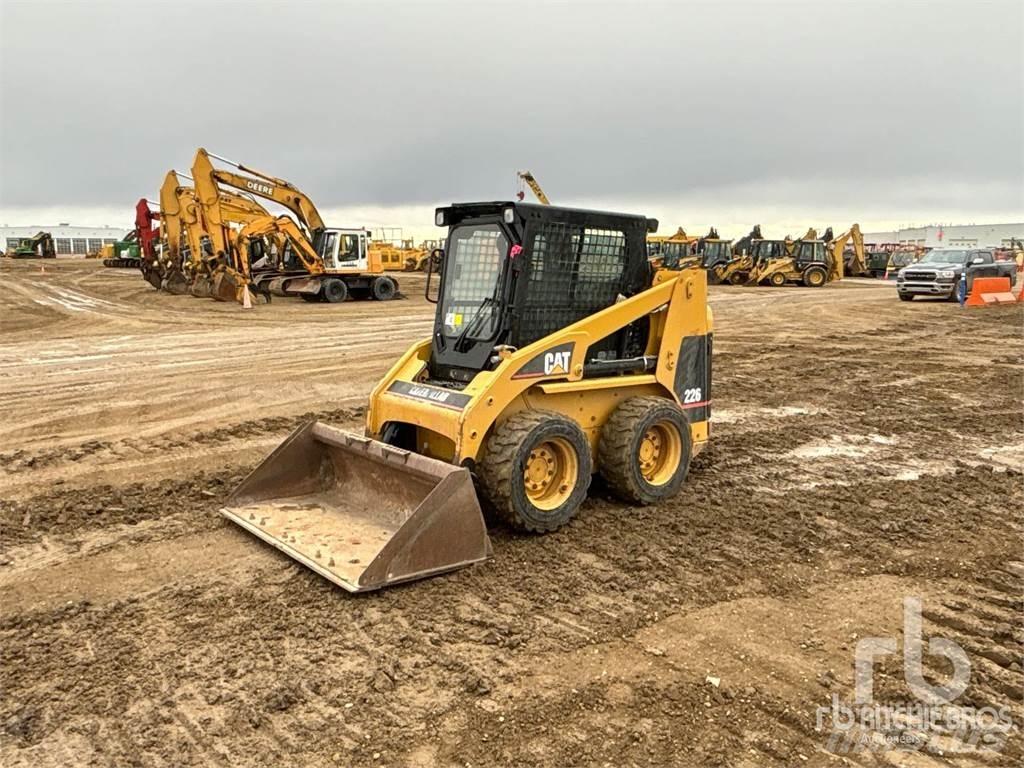 CAT 226 Skid steer mini nakladalci