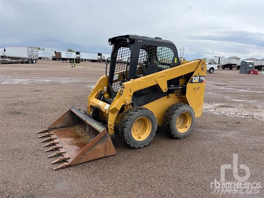 CAT 226D Skid steer mini nakladalci