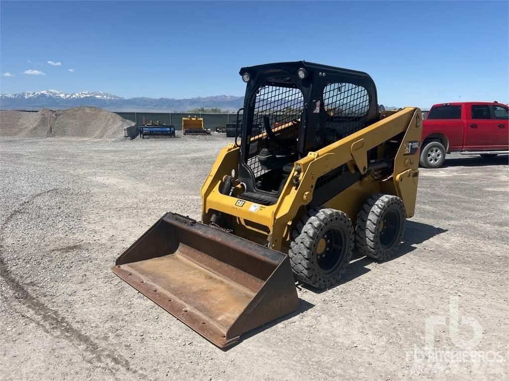 CAT 226D Skid steer mini nakladalci