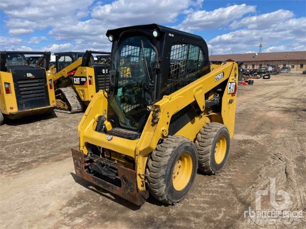 CAT 226D3 Skid steer mini nakladalci