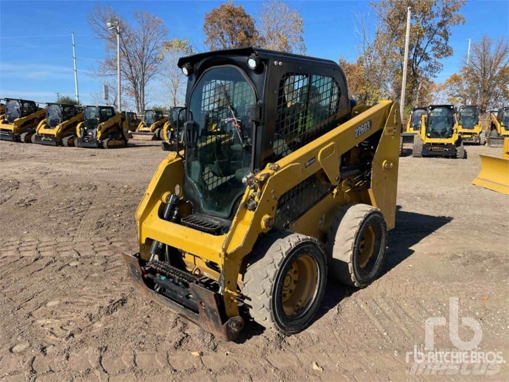 CAT 226D3 Skid steer mini nakladalci