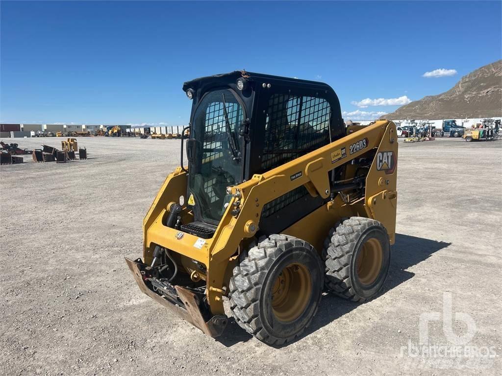 CAT 226D3 Skid steer mini nakladalci